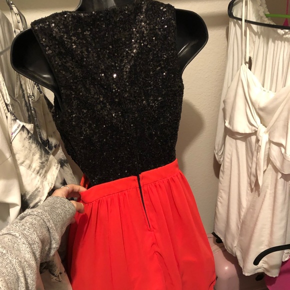 Formal dress! - Picture 3 of 3